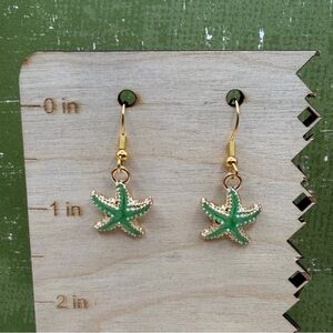 Green Starfish Dangle Earrings - Gold Tone